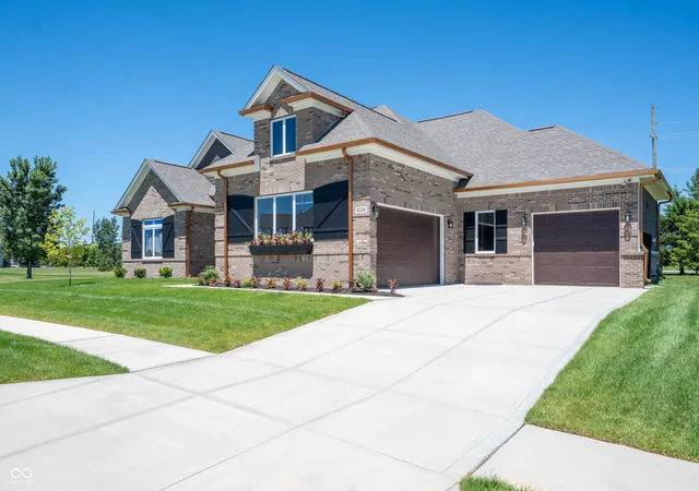 Photo 2 of Single family home for sale at 4248 Stone Lake Dr, Zionsville, IN 46077 | MLS# 22022071 | Listing updated on 2026-09-22
