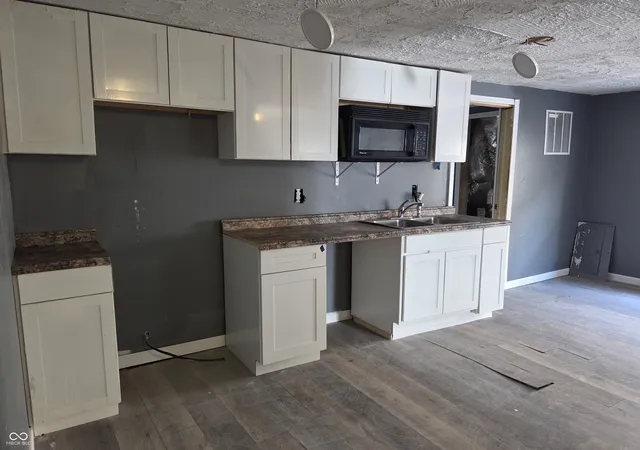 3rd image of 724 E Beecher St, Indianapolis, IN 46203 | MLS# 22023250
