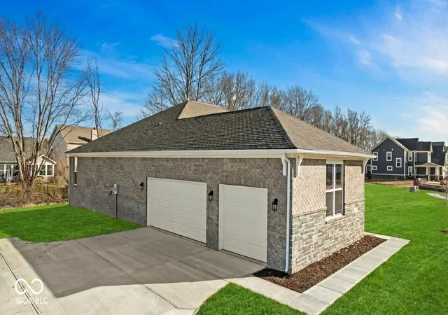 Photo 2 of Single family home for sale at 6890 Enclave Dr, Mc Cordsville, IN 46055 | MLS# 22024199 | Listing updated on 2026-09-23