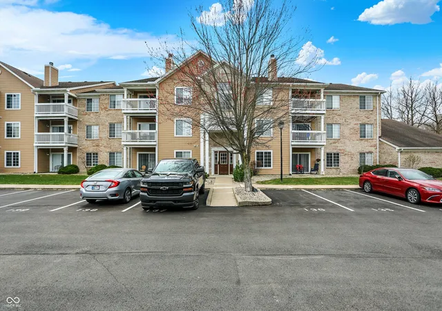 2nd image of 4925 Opal Ridge Ln #309, Indianapolis, IN 46237 | MLS# 22027450