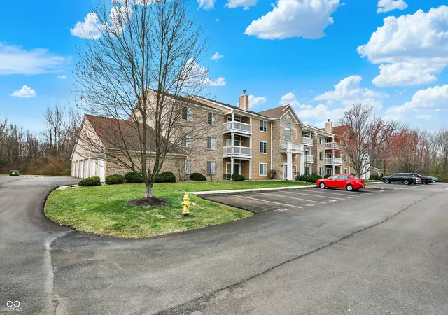 3rd image of 4925 Opal Ridge Ln #309, Indianapolis, IN 46237 | MLS# 22027450