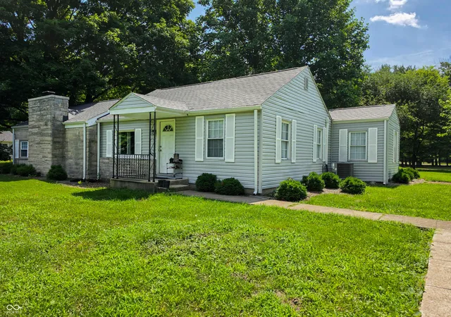 Homes for sale in Yorktown, IN | 12871 W State Road 32, Yorktown, IN 47396 | MLS# 22028587