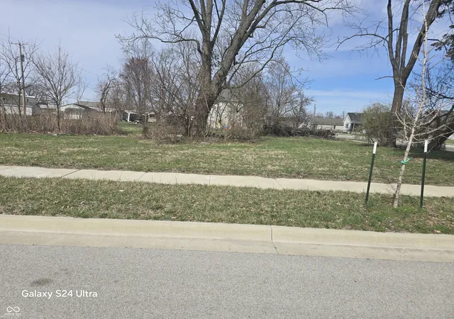 4th image of 1227,1229,1231 S 13Th Half St, Terre Haute, IN 47802 | MLS# 22028779