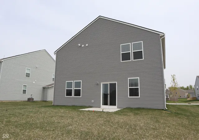 4th image of 2704 Grassy Branch Dr, Whitestown, IN 46075 | MLS# 22031673