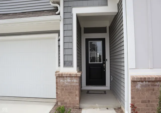 3rd image of 2704 Grassy Branch Dr, Whitestown, IN 46075 | MLS# 22031673