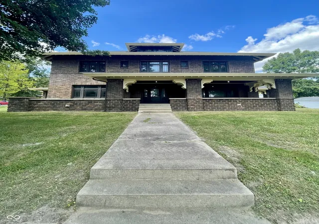 1st image of 110 E Harrison St, Martinsville, IN 46151 | MLS# 22034406