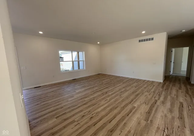 Photo 5 of Single family home for sale at 1309 N 8th Street, Elwood, IN 46036 | MLS# 22037015 | Listing updated on 2026-05-31