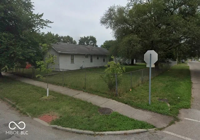 2nd image of 901 N Pershing Ave, Indianapolis, IN 46222 | MLS# 22039955