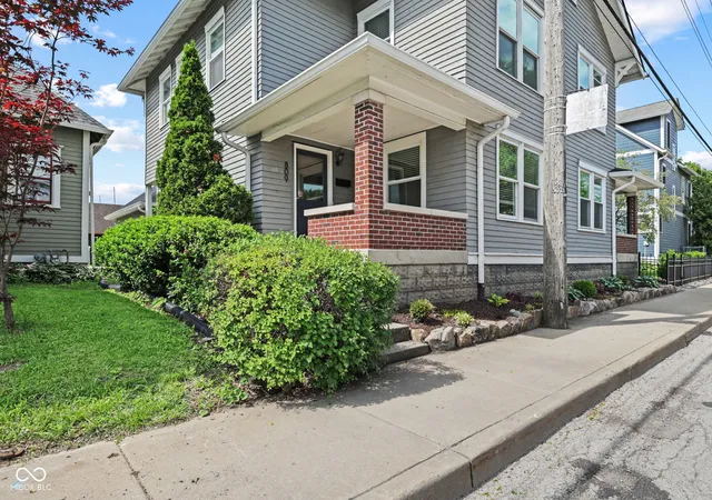 Photo 2 of Single family home for sale at 809 E 16th Street, Indianapolis, IN 46202 | MLS# 22045706 | Listing updated on 2026-10-07
