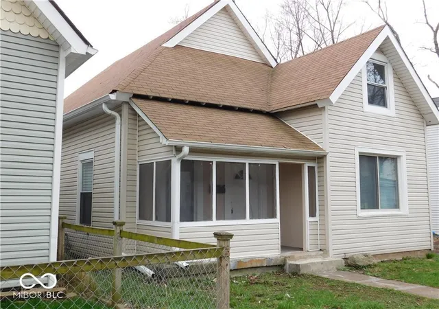 2nd image of 1553 W New York St, Indianapolis, IN 46222 | MLS# 22046336
