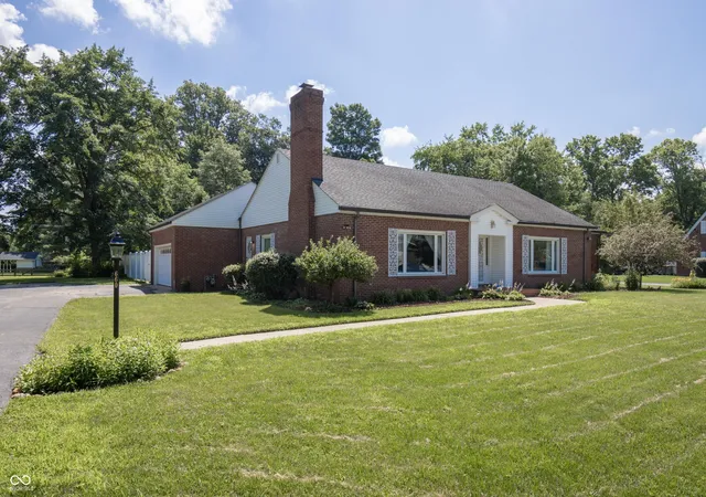 Homes for sale in Seymour, IN | 660 East Dr, Seymour, IN 47274 | MLS# 22046365
