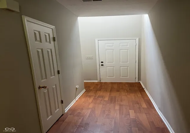 2nd image of 11332 Fonthill Dr, Indianapolis, IN 46236 | MLS# 22048542