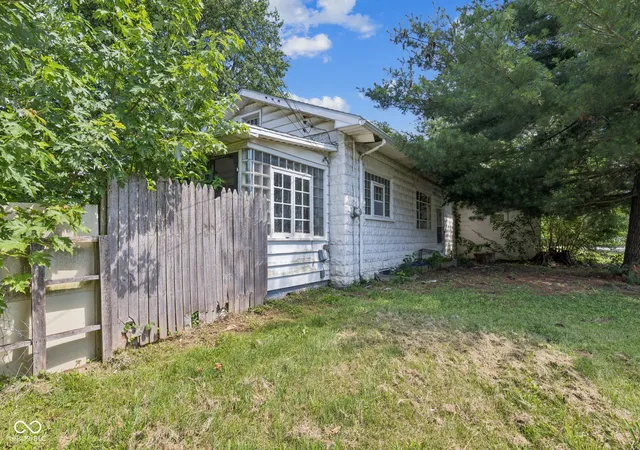 2nd image of 3858 E Park Ave, Terre Haute, IN 47805 | MLS# 22048675