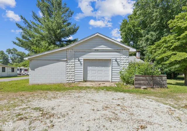 3rd image of 3858 E Park Ave, Terre Haute, IN 47805 | MLS# 22048675