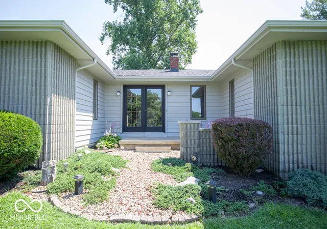Photo 4 of House for sale at 1000 E County Road 55 S, North Vernon, IN 47265 | MLS# 22048858 | Listing updated on 2026-06-15