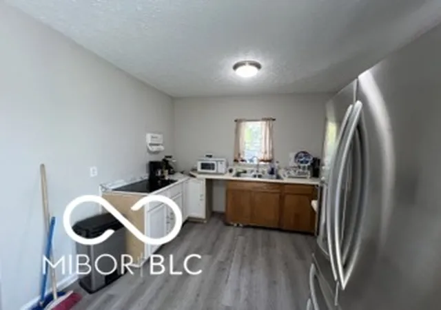Photo 4 of House for sale at 120 W 5Th St, Anderson, IN 46016 | MLS# 22049939 | Listing updated on 2026-10-19