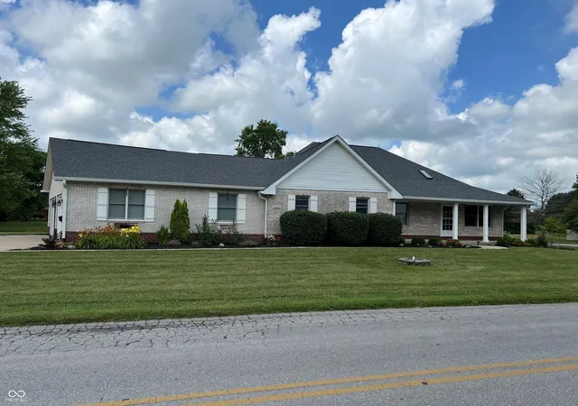 Homes for sale in Lebanon, IN | 2018 Elizaville Rd, Lebanon, IN 46052 | MLS# 22050156