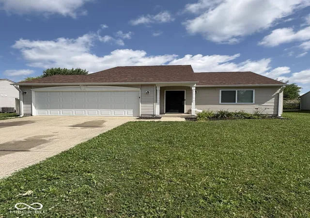 2nd image of 144 Meadow Glen Dr, Avon, IN 46123 | MLS# 22051225