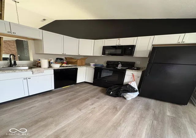 3rd image of 144 Meadow Glen Dr, Avon, IN 46123 | MLS# 22051225