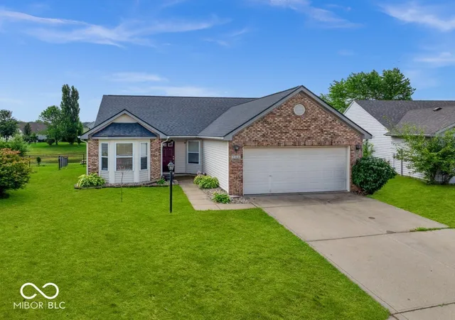 Homes for sale in Columbus, IN | 2369 Orchard Creek Dr, Columbus, IN 47201 | MLS# 22051779