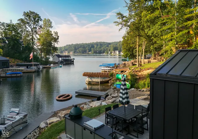 3rd image of 11311 W Grandview Dr, Columbus, IN 47201 | MLS# 22055478