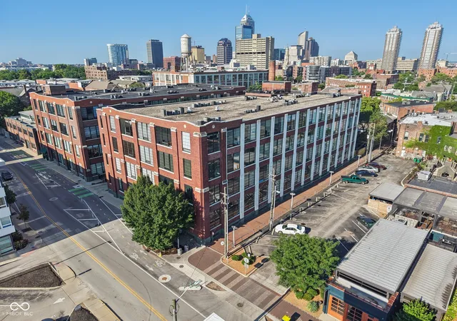 Homes for sale in Indianapolis, IN | 624 E Walnut St #21, Indianapolis, IN 46204 | MLS# 22055851