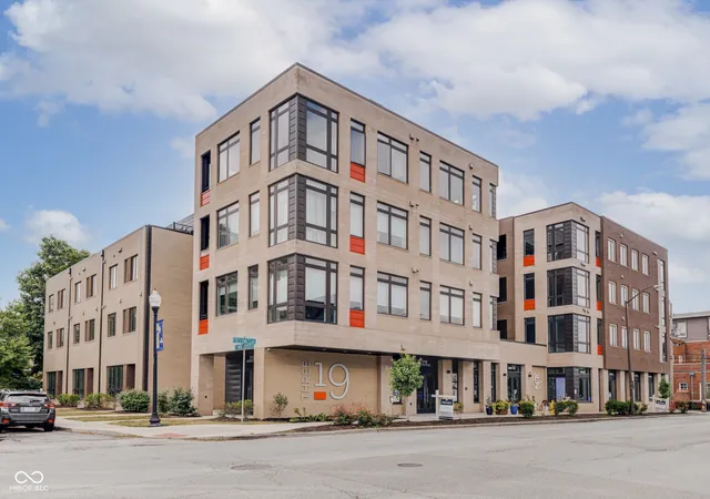 42nd image of 319 E 16th St #402, Indianapolis, IN 46202 | MLS# 22056060