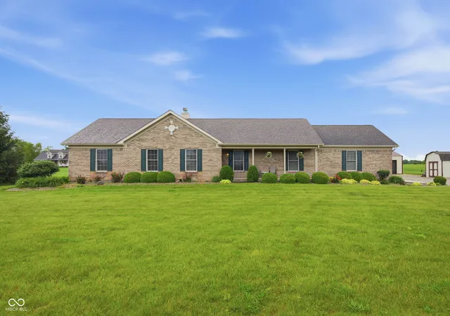 Homes for sale in Anderson, IN | 382 N 900 W, Anderson, IN 46011 | MLS# 22057275