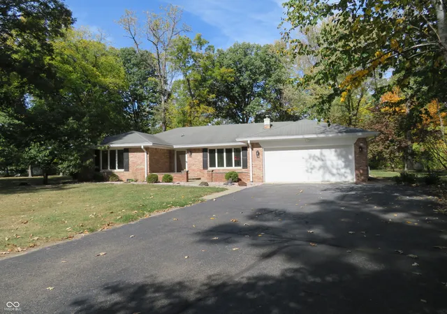 Homes for sale in Avon, IN | 8312 Northern Dr, Avon, IN 46123 | MLS# 22057657
