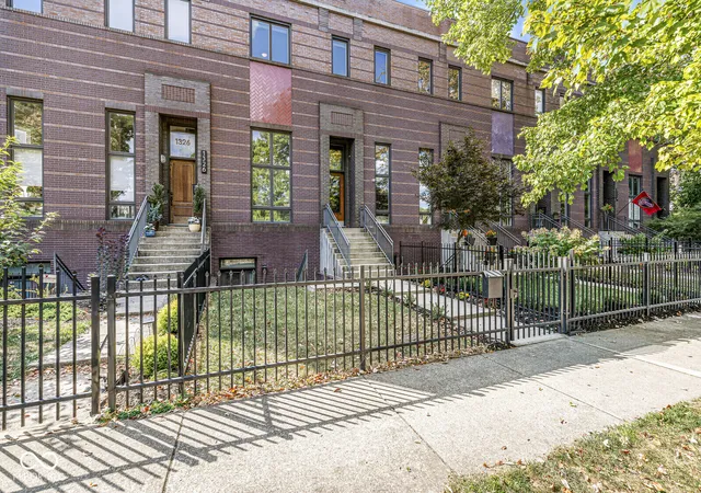 2nd image of 1328 Central Ave, Indianapolis, IN 46202 | MLS# 22058748