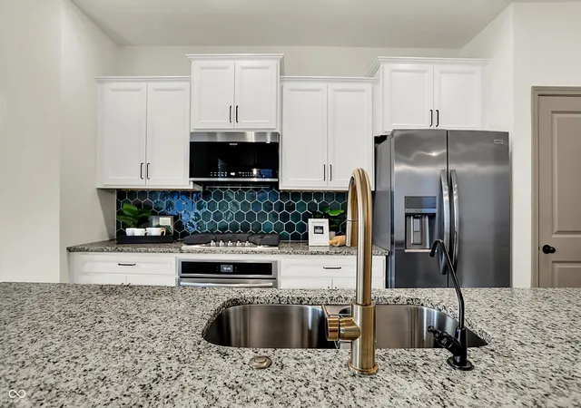 5th image of 994 Astor Ln, Carmel, IN 46032 | MLS# 22059855