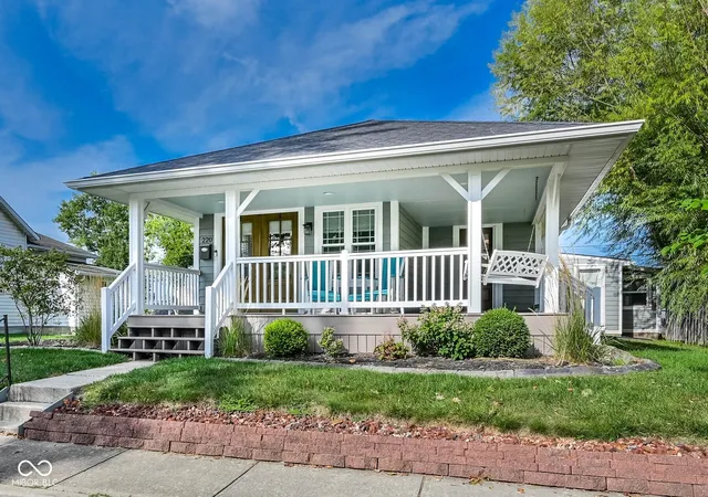 2nd image of 220 1st Ave Se, Carmel, IN 46032 | MLS# 22060253
