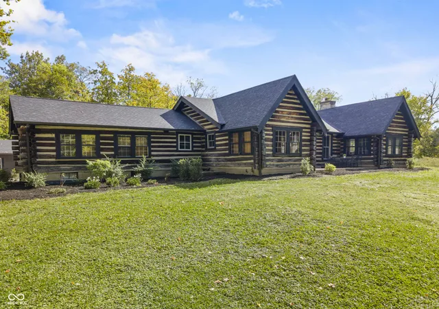Photo 2 of Single family home for sale at 5255 S US 421, Zionsville, IN 46077 | MLS# 22060521 | Listing updated on 2026-08-31