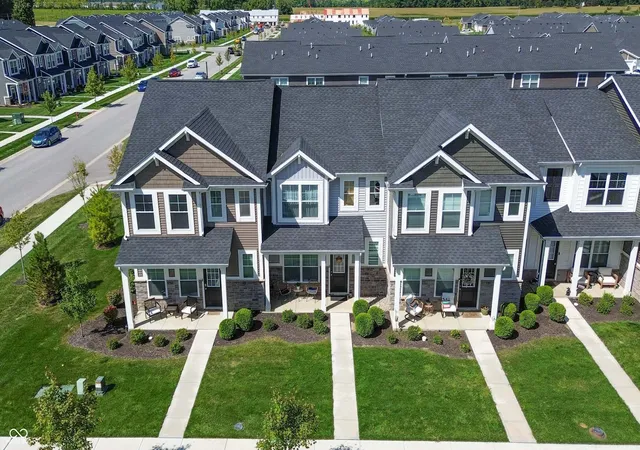 Photo 3 of Townhouse for sale at 3412 Thomas Jefferson St, Westfield, IN 46074 | MLS# 22061143 | Listing updated on 2026-09-19