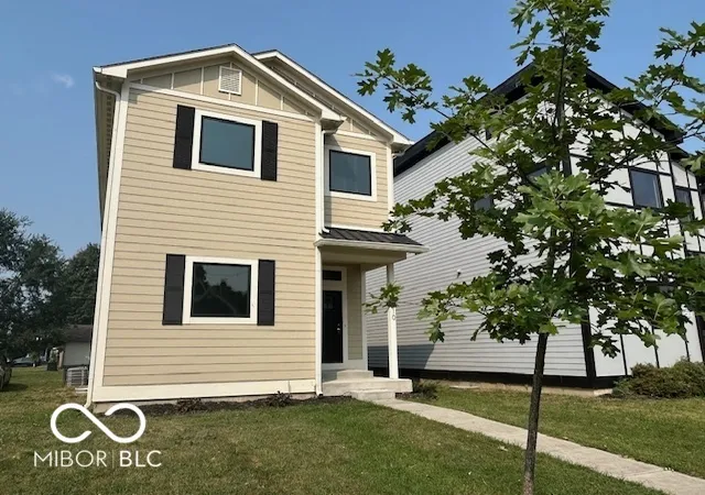 2nd image of 1810 Bellefontaine St, Indianapolis, IN 46202 | MLS# 22061352