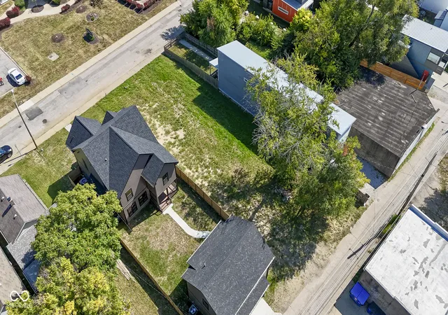 4th image of 1033 Hosbrook St, Indianapolis, IN 46203 | MLS# 22061516