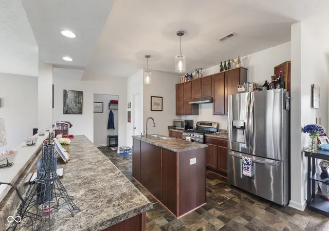 Homes for sale in Greenwood, IN | 3372 Clary Blvd S Dr, Greenwood, IN 46143 | MLS# 22062198