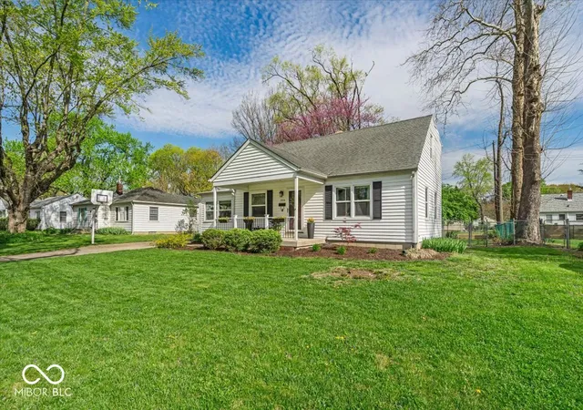 3rd image of 2204 Pamela Dr, Indianapolis, IN 46220 | MLS# 22062696