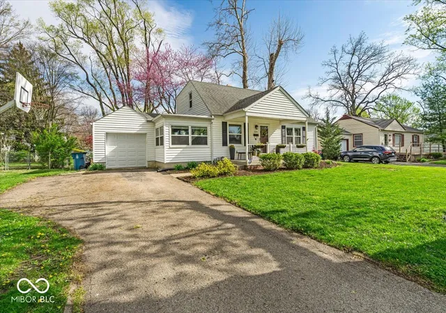4th image of 2204 Pamela Dr, Indianapolis, IN 46220 | MLS# 22062696