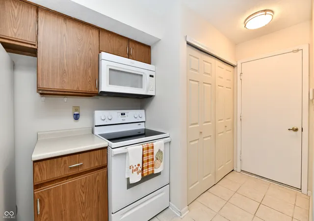 2nd image of 9411 Wimbledon Ct N, Indianapolis, IN 46250 | MLS# 22062757