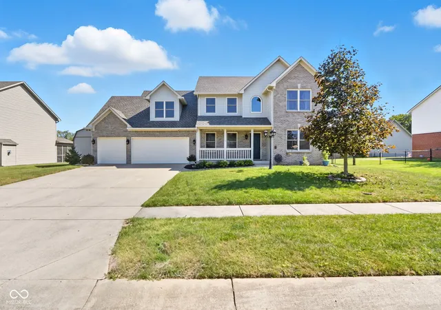 Homes for sale in Indianapolis, IN | 7975 Meadow Bend Cir, Indianapolis, IN 46259 | MLS# 22063394