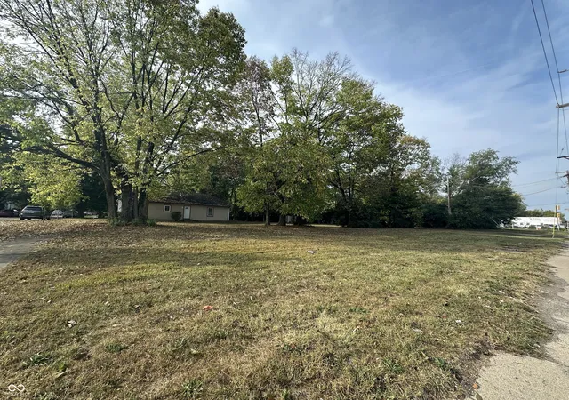 2nd image of 974 N Sheffield Ave, Indianapolis, IN 46222 | MLS# 22064102