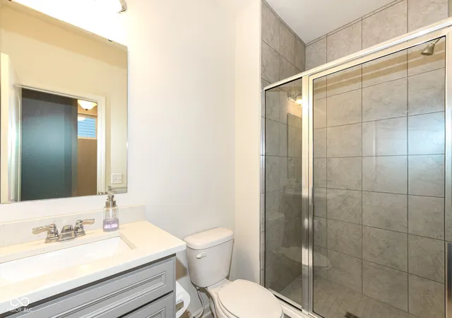 Photo 4 of Single family home for sale at 15104 Downham Dr, Fishers, IN 46037 | MLS# 22064386 | Listing updated on 2026-04-22
