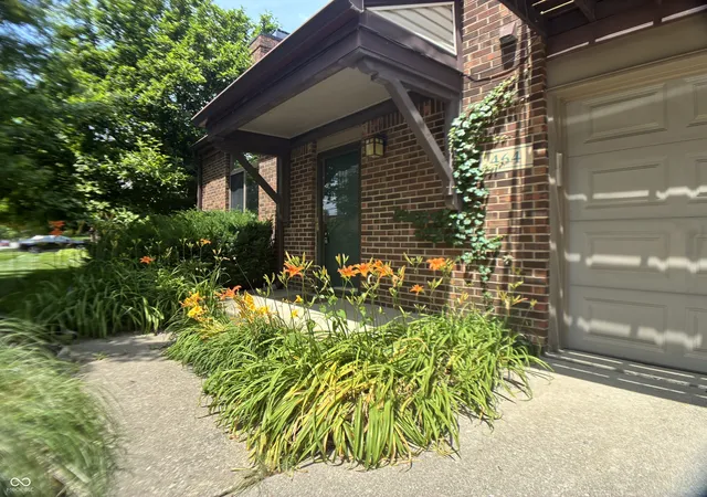 1st image of 464 E St Clair St, Indianapolis, IN 46202 | MLS# 22064485