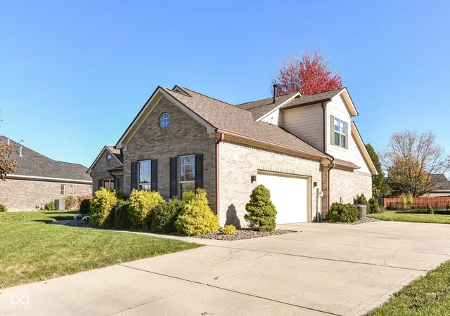Homes for sale in Fortville, IN | 527 Peach Blossom Dr, Fortville, IN 46040 | MLS# 22064670