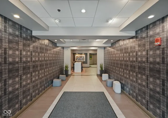 Homes for sale in Indianapolis, IN | 333 Massachusetts Ave #405, Indianapolis, IN 46204 | MLS# 22066179