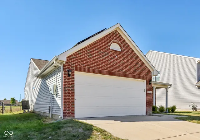 2nd image of 4846 Chip Shot Ln, Indianapolis, IN 46235 | MLS# 22066195
