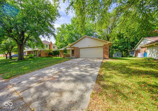 1st image of 910 Summitcrest Dr, Indianapolis, IN 46241 | MLS# 22066205