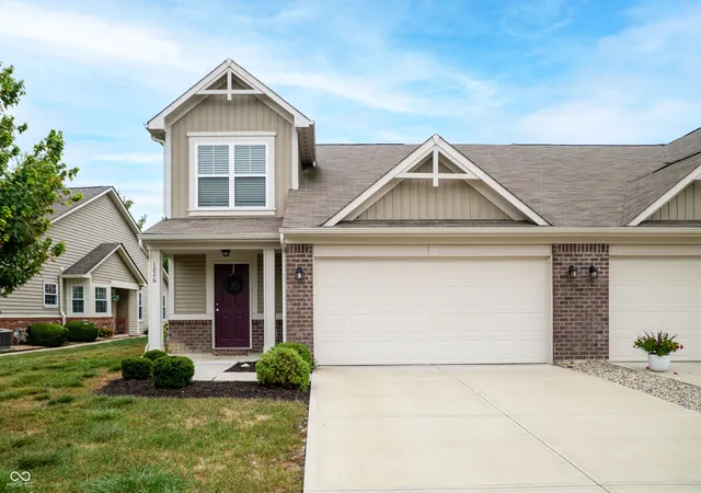 Photo 2 of Single family home for sale at 1226 Arlington Dr, Greenfield, IN 46140 | MLS# 22066557 | Listing updated on 2026-10-28