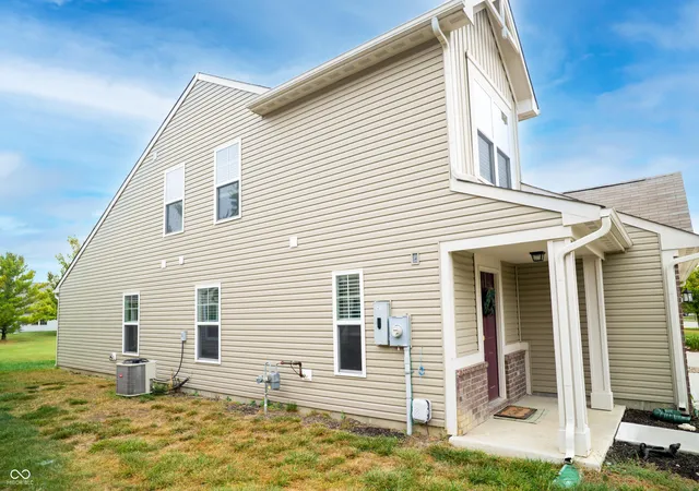 2nd image of 1226 Arlington Dr, Greenfield, IN 46140 | MLS# 22066557